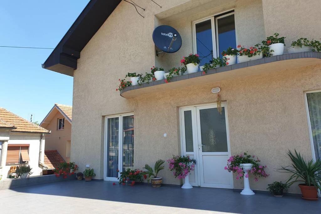 Apartamento Stan Na Dan Oplenac Topola Exterior foto